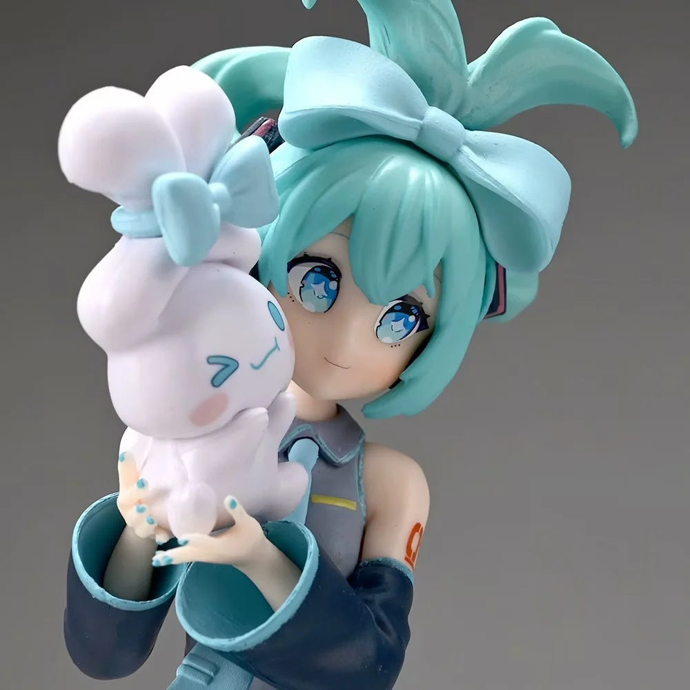 Miku with Cinnamoroll figure