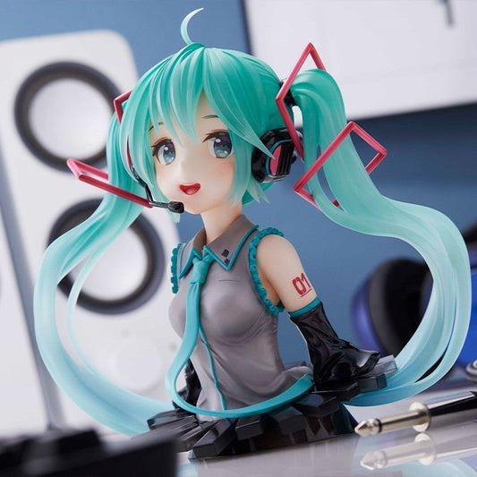 Miku half body figure