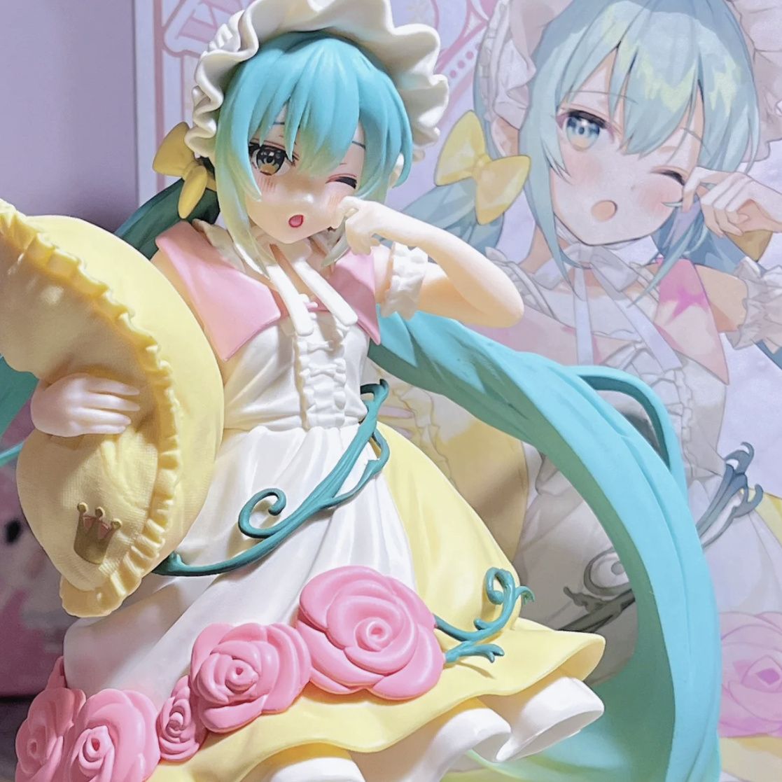 Miku Forest Figure 20x10 cm