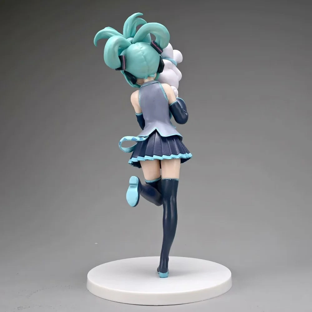 Miku with Cinnamoroll figure