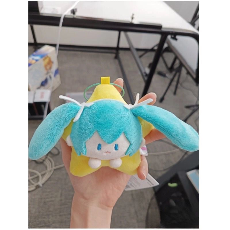 Miku star pendant keychain