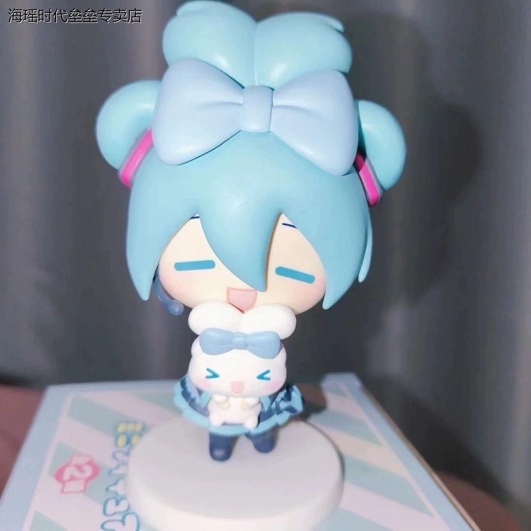 Miku Figure