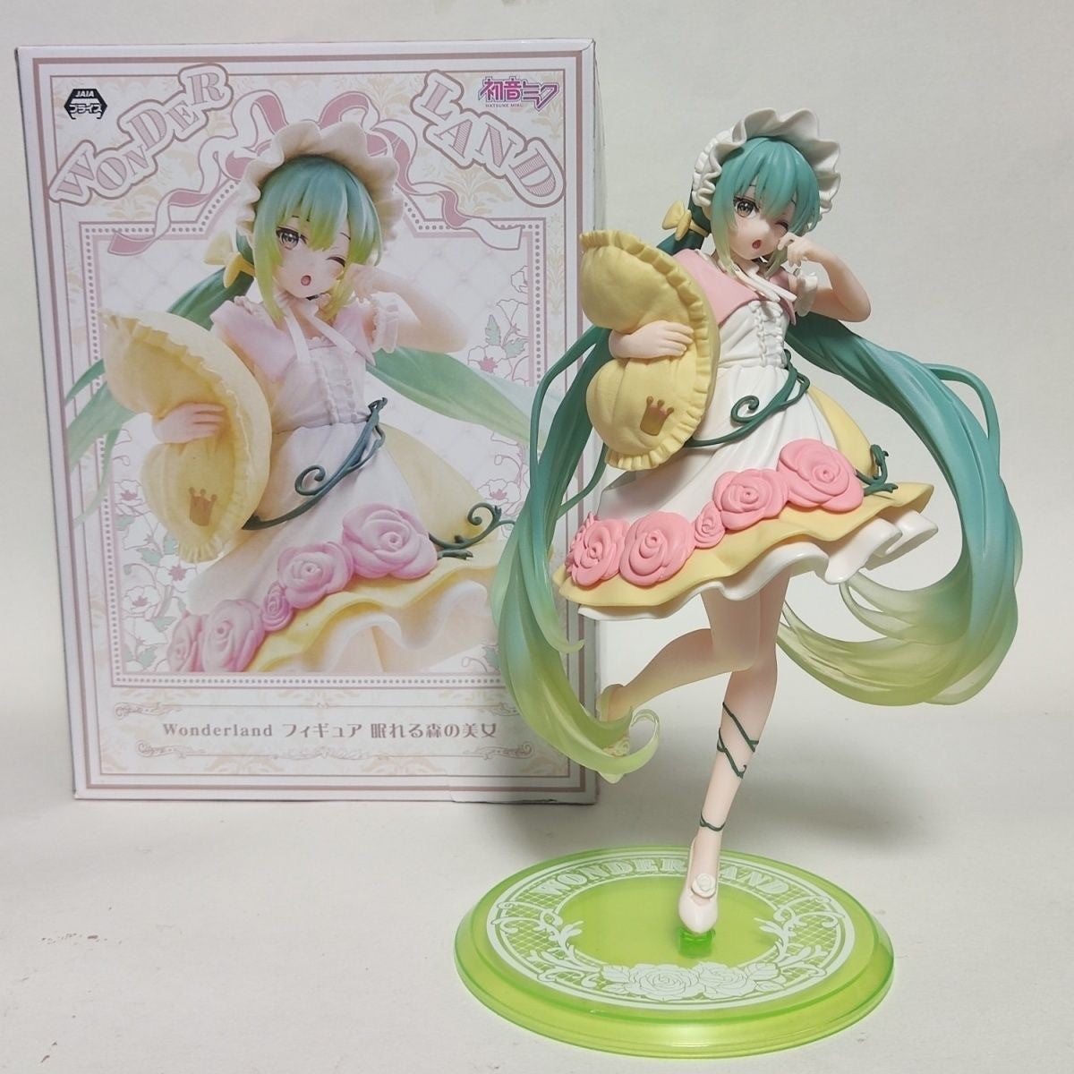 Miku Forest Figure 20x10 cm